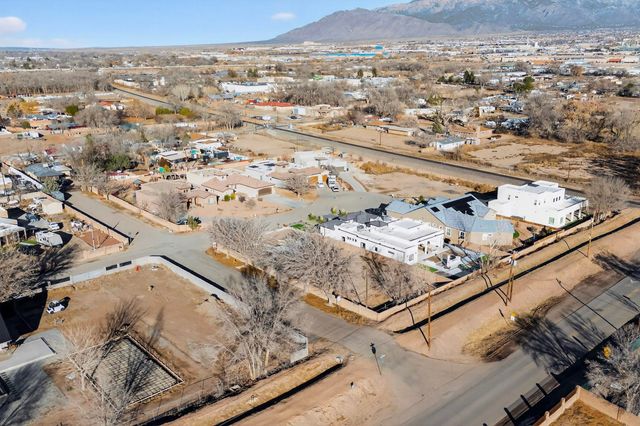 98 Rancho Pequenos Way NW, Albuquerque, NM 87107