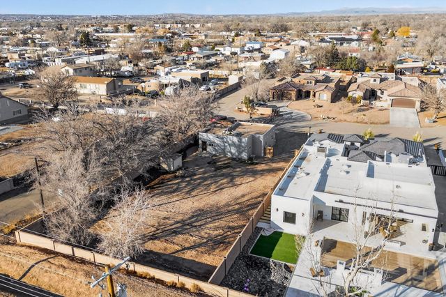 98 Rancho Pequenos Way NW, Albuquerque, NM 87107