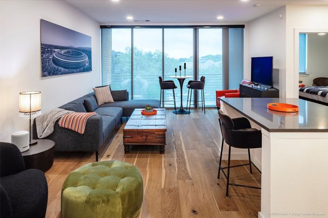 900 S 1st ST 416, Austin, TX 78704