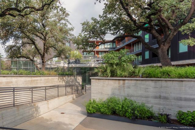 900 S 1st ST 416, Austin, TX 78704
