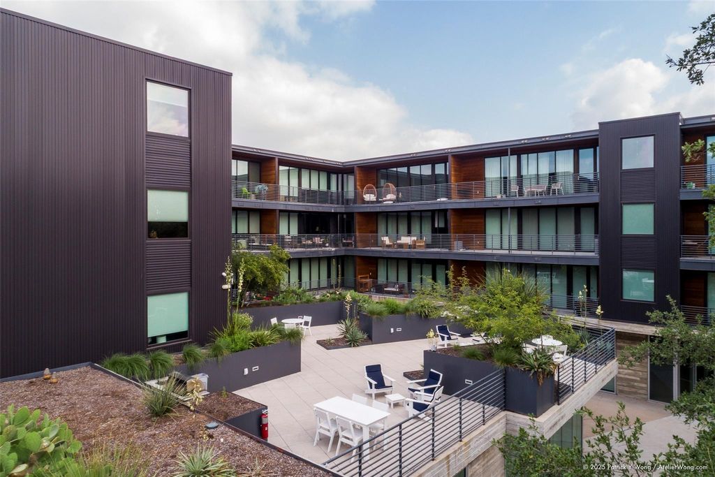 900 S 1st ST 416, Austin, TX 78704