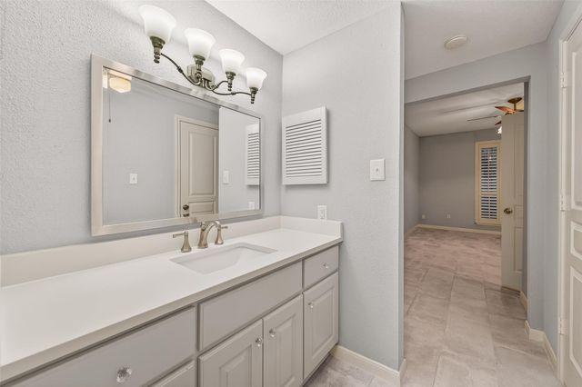 2400 N Braeswood Boulevard 129, Houston, TX 77030