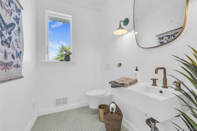 68 S Howells Point Road, Bellport Village, NY 11713