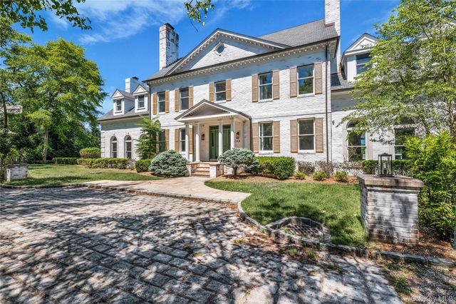 68 S Howells Point Road, Bellport Village, NY 11713