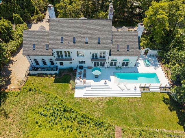 68 S Howells Point Road, Bellport Village, NY 11713