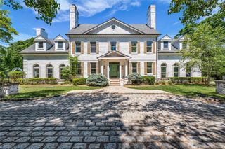 68 S Howells Point Road, Bellport Village, NY 11713