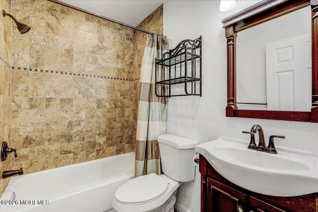 30 Remington Drive 3, Freehold, NJ 07728