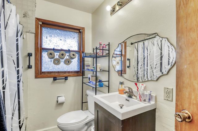 306 21 Street S, Fargo, ND 58103