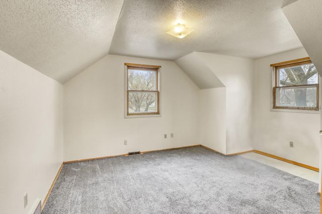 306 21 Street S, Fargo, ND 58103