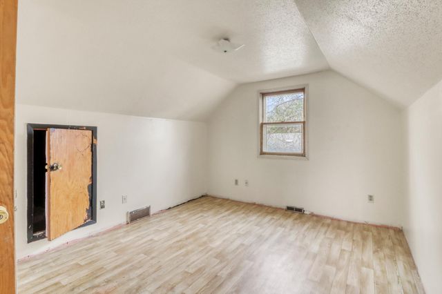306 21 Street S, Fargo, ND 58103