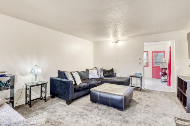 306 21 Street S, Fargo, ND 58103