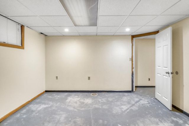 306 21 Street S, Fargo, ND 58103