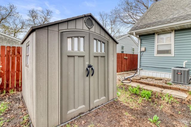 306 21 Street S, Fargo, ND 58103