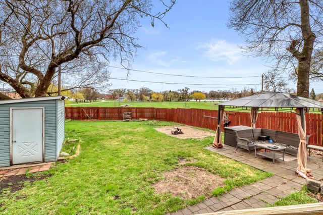 306 21 Street S, Fargo, ND 58103