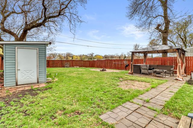 306 21 Street S, Fargo, ND 58103