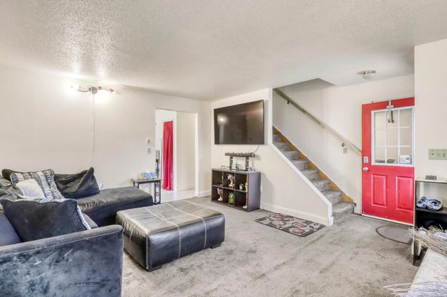 306 21 Street S, Fargo, ND 58103