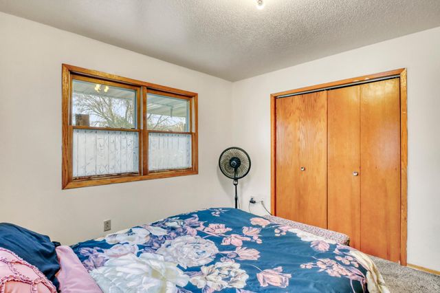 306 21 Street S, Fargo, ND 58103