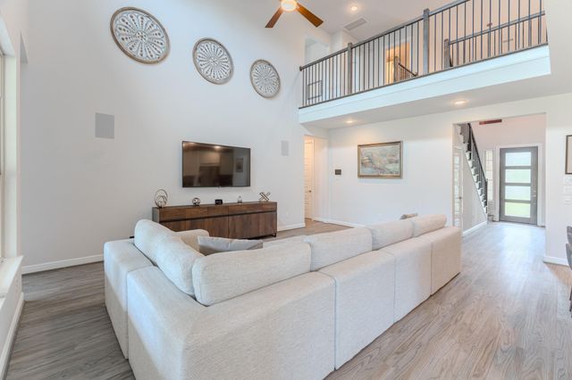 65 Sunrise Crest Trl, Tomball, TX 77375