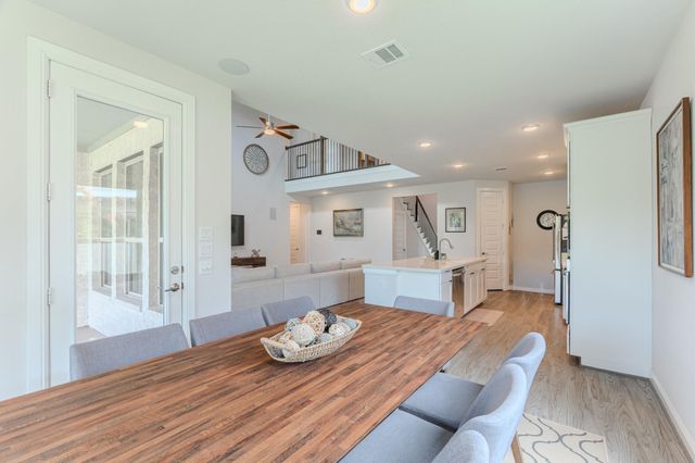 65 Sunrise Crest Trl, Tomball, TX 77375