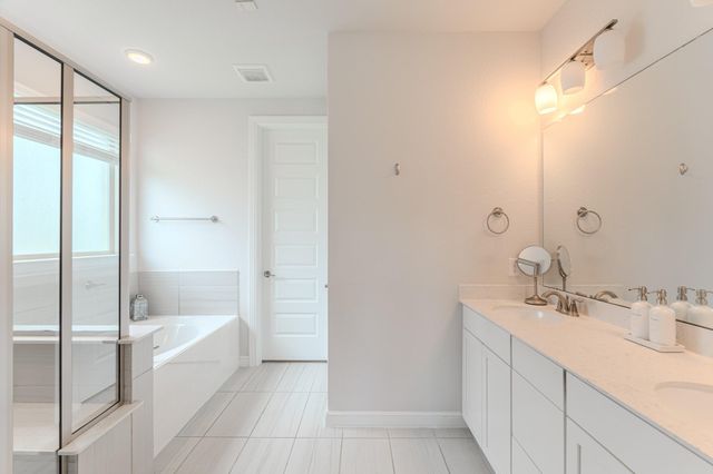 65 Sunrise Crest Trl, Tomball, TX 77375