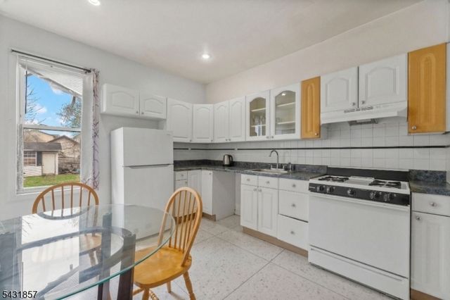 733 Jackson Ave, Elizabeth City, NJ 07201