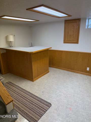 5745 Moline Martin Road, Walbridge, OH 43465
