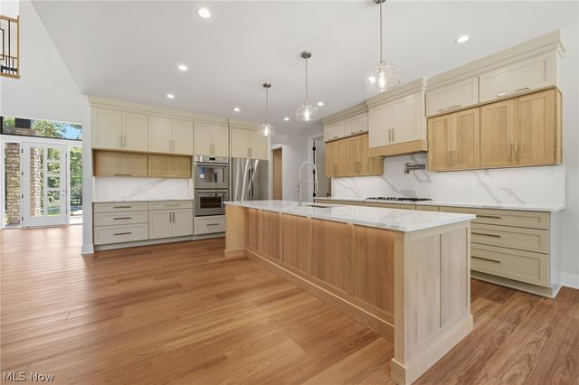 3880 Brainard Road, Orange, OH 44122