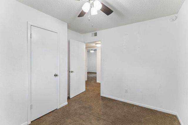 302 Harris ST, Smithville, TX 78957