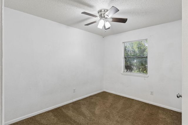 302 Harris ST, Smithville, TX 78957