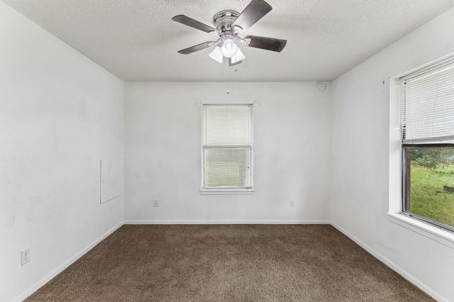 302 Harris ST, Smithville, TX 78957