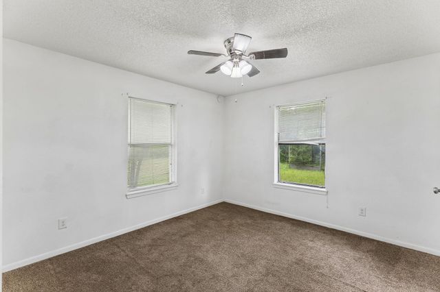 302 Harris ST, Smithville, TX 78957