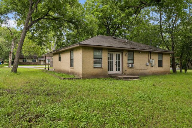 302 Harris ST, Smithville, TX 78957