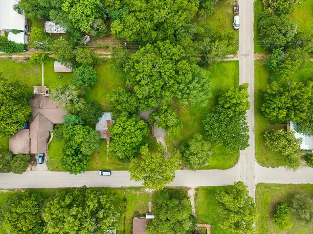 302 Harris ST, Smithville, TX 78957