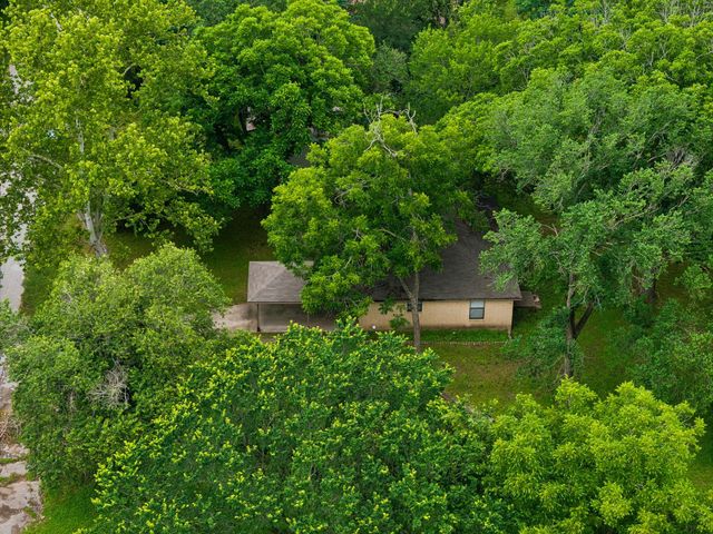 302 Harris ST, Smithville, TX 78957