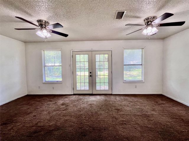 302 Harris ST, Smithville, TX 78957