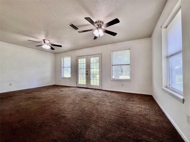 302 Harris ST, Smithville, TX 78957