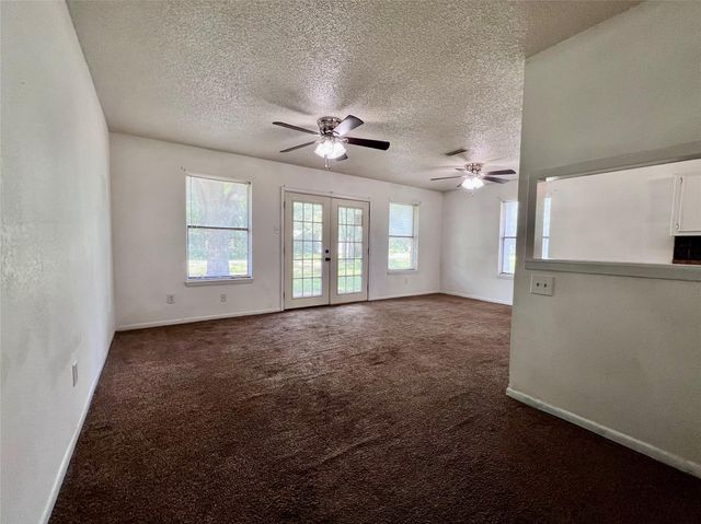 302 Harris ST, Smithville, TX 78957