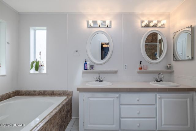 611 Portside Lane, Edgewater, FL 32141