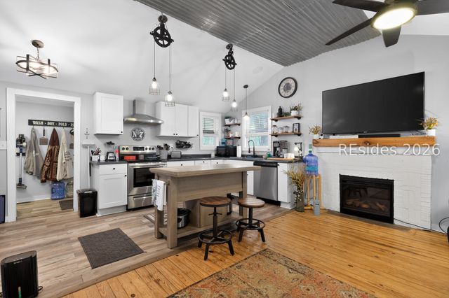 48 Camp Saint Mary Rd, Okatie, SC 29909