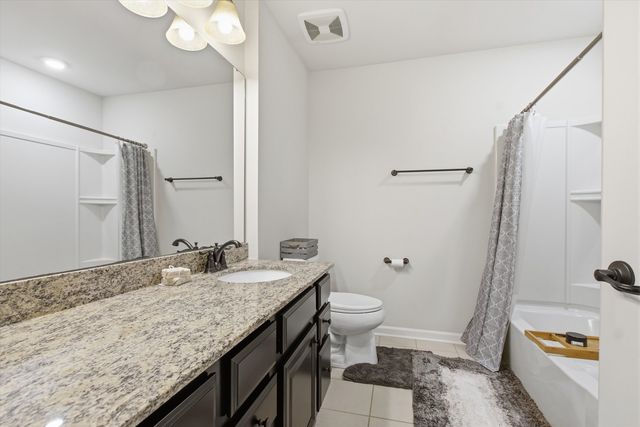 3016 Monterey Lane, Wadsworth, IL 60083