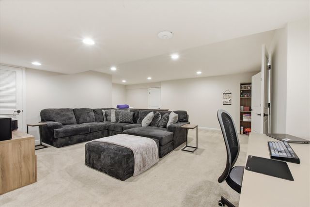 3016 Monterey Lane, Wadsworth, IL 60083