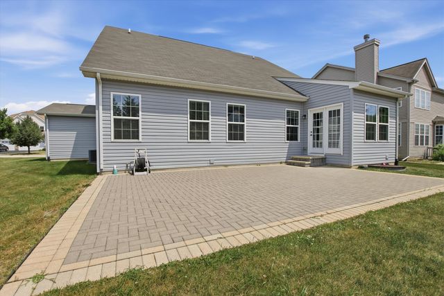 3016 Monterey Lane, Wadsworth, IL 60083