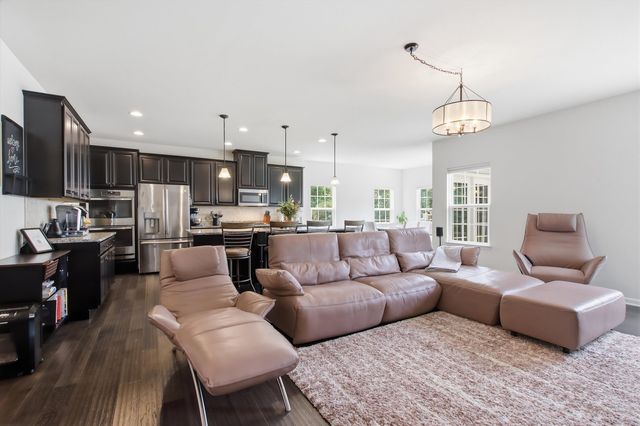 3016 Monterey Lane, Wadsworth, IL 60083