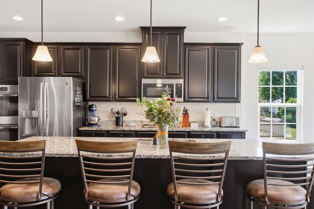 3016 Monterey Lane, Wadsworth, IL 60083