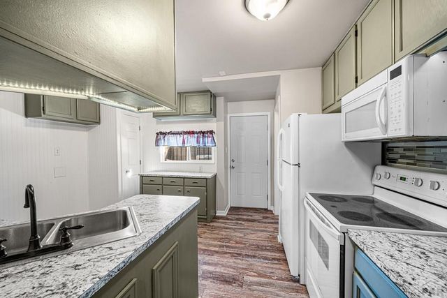 1708 Henry Ave, Pueblo, CO 81005