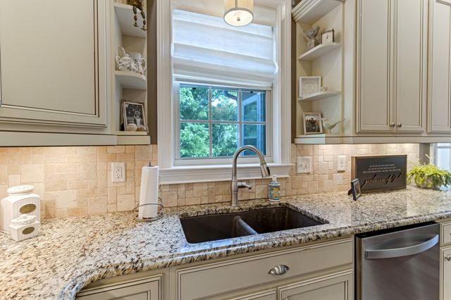 655 E Ridgewater Drive, Chesnee, SC 29323