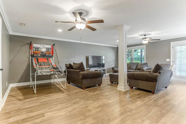 655 E Ridgewater Drive, Chesnee, SC 29323