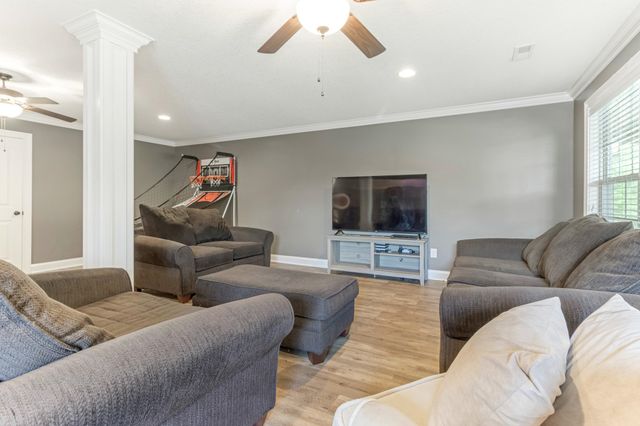 655 E Ridgewater Drive, Chesnee, SC 29323