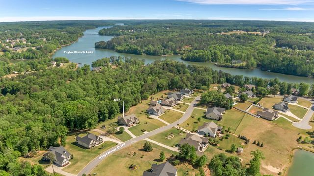 655 E Ridgewater Drive, Chesnee, SC 29323