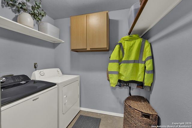 9302 SW Valley Bnd, San Antonio, TX 78250